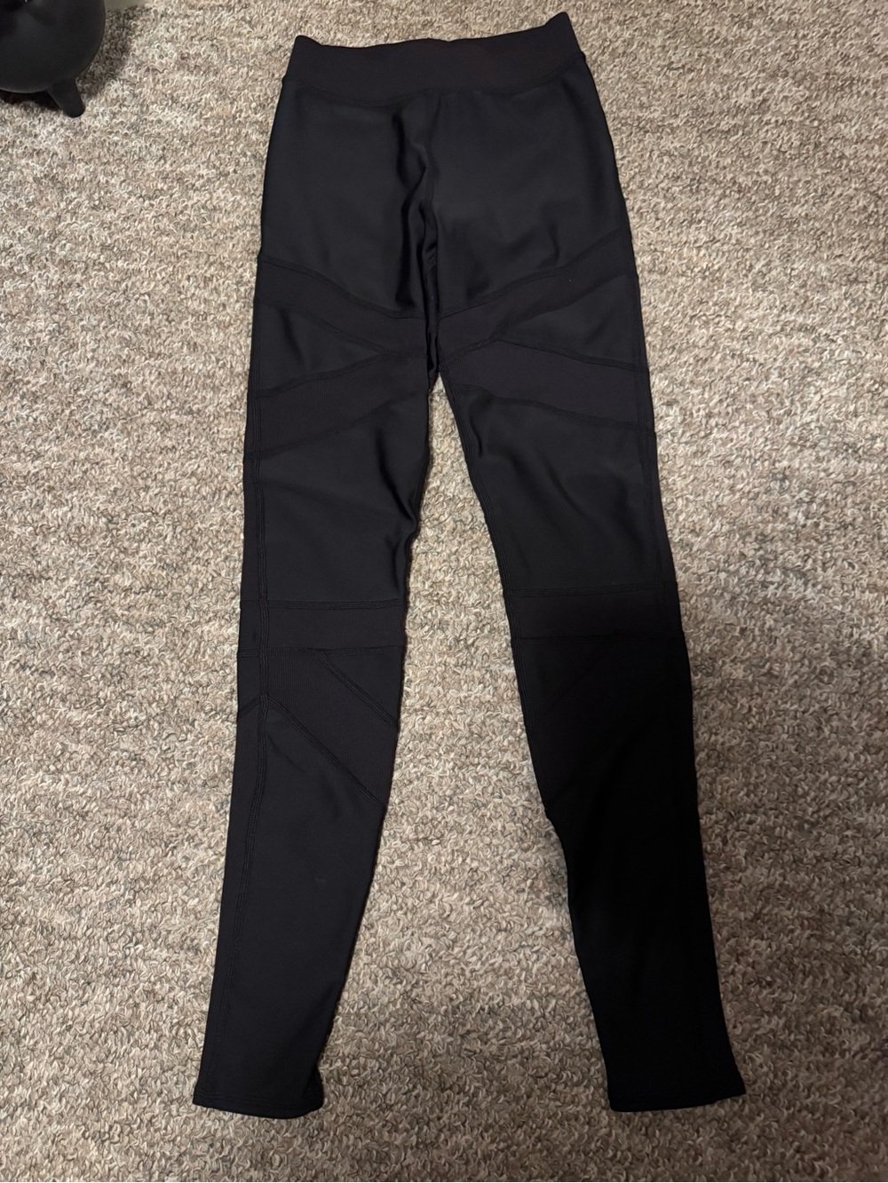 Alo Women’s black leggings with banding details, size small